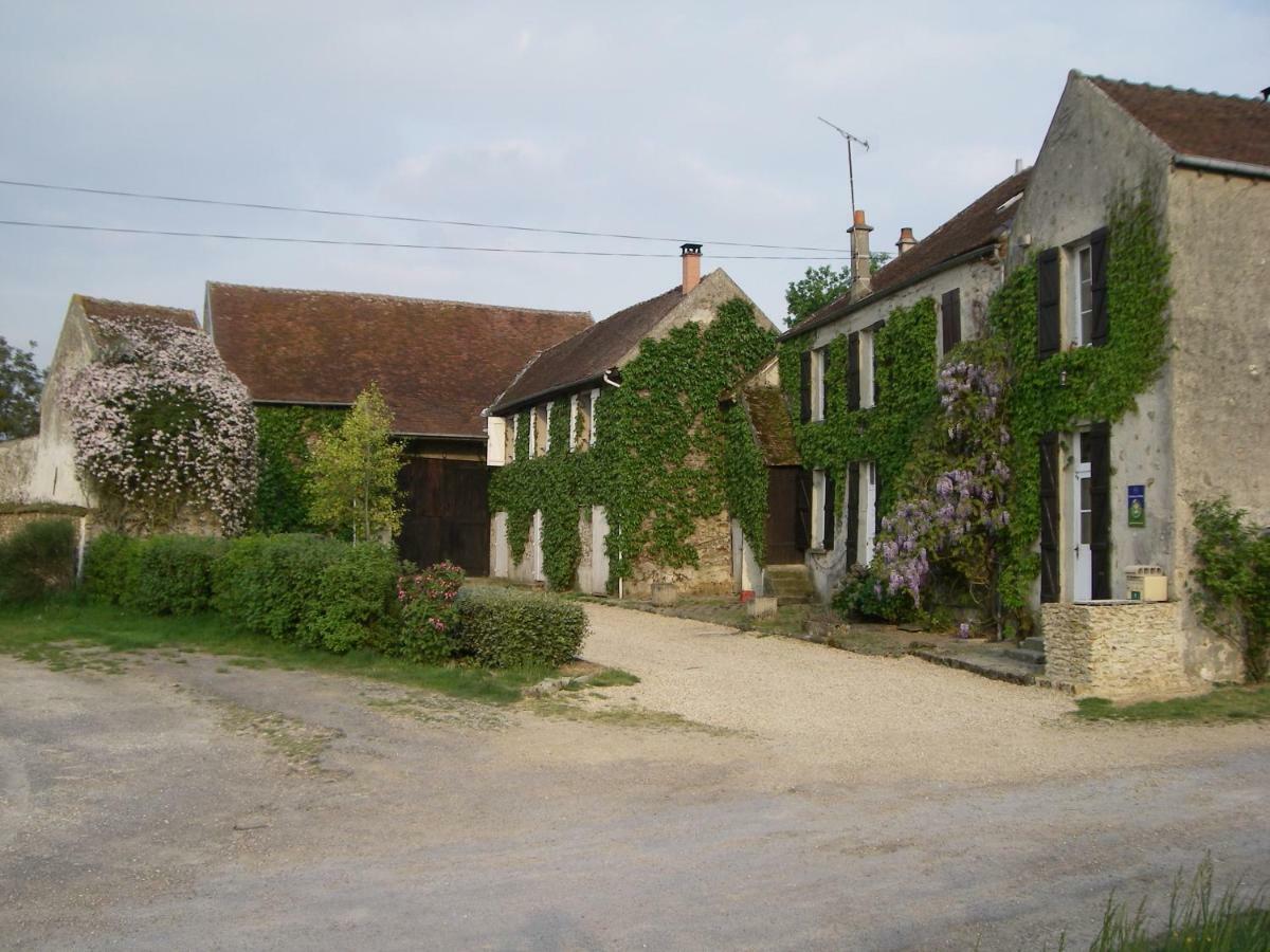 La Ferme Le Merger La Ferté-Gaucher Exterior photo