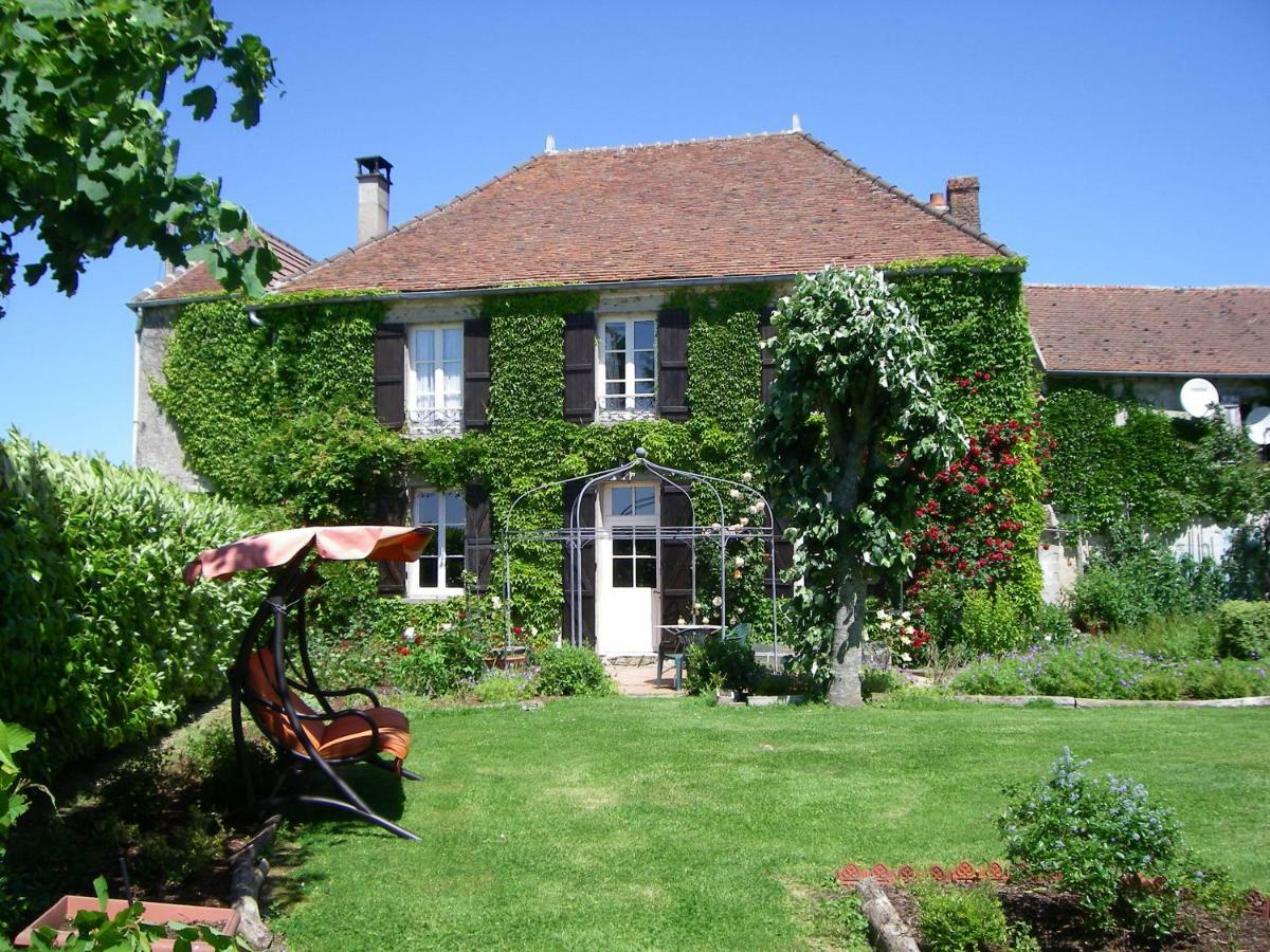 La Ferme Le Merger La Ferté-Gaucher Exterior photo