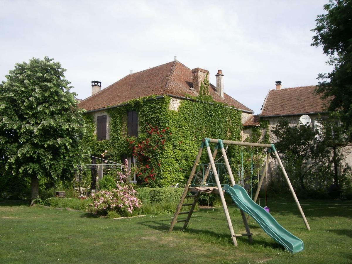 La Ferme Le Merger La Ferté-Gaucher Exterior photo